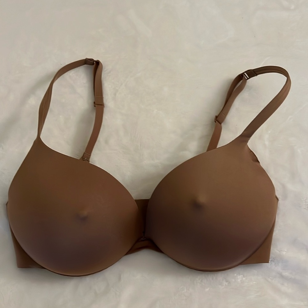 Authentic SKIMS Nipple Bra 32 D Bronze Slight Flaw SOLD OUT Viral Bra